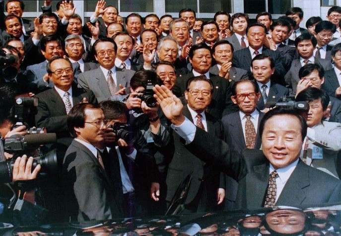 국회를 떠나는 김영삼의원