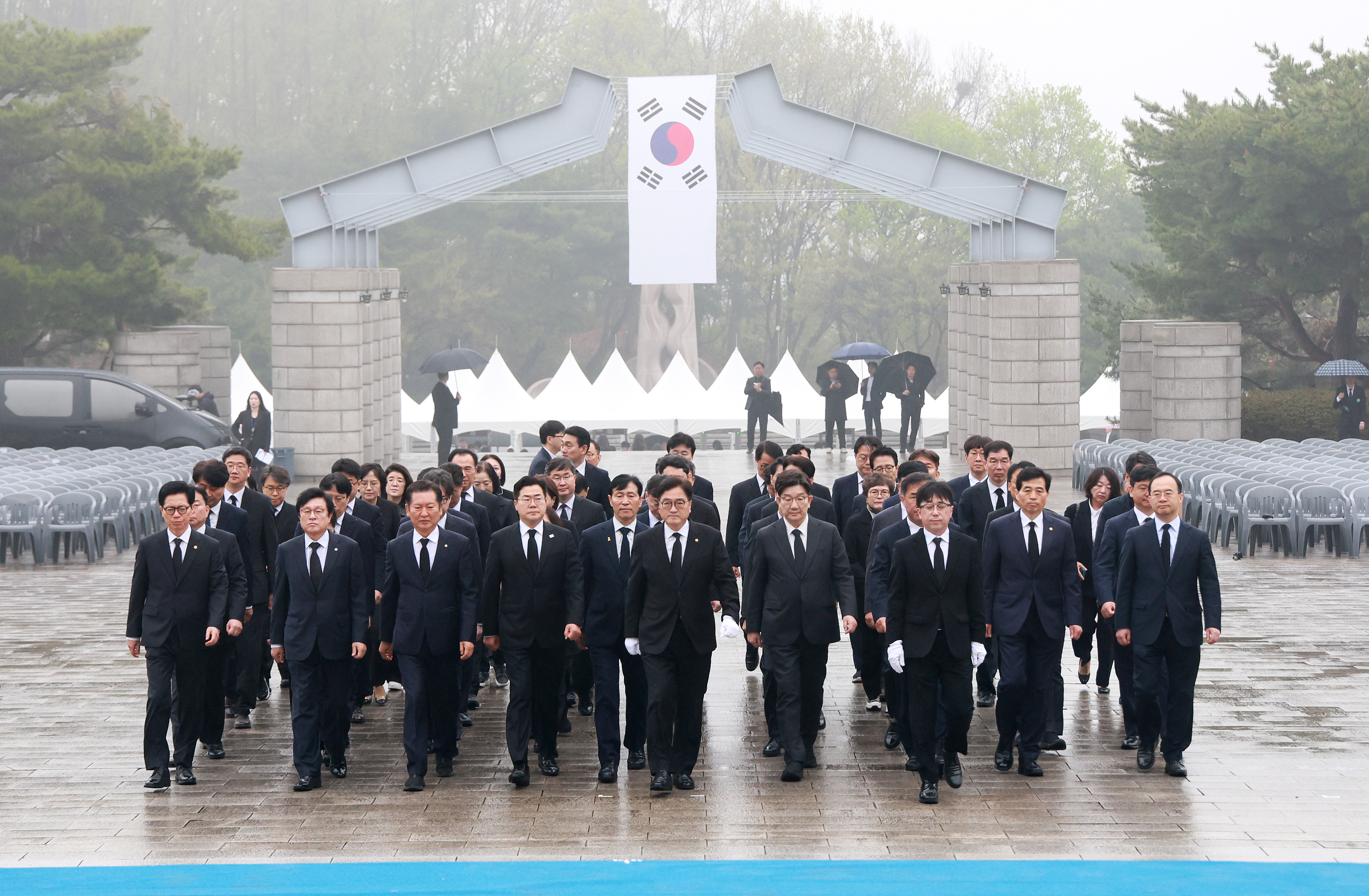 제65주년 4‧19혁명 기념 민주묘지 참배